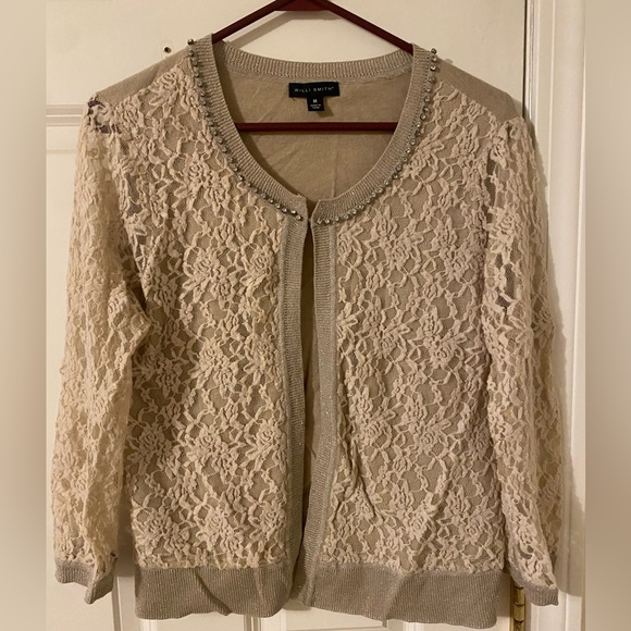 Pretty sweater - Picture 1 of 4